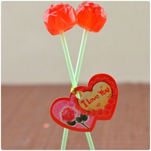 10g Double Rose shape lollipop Happyday love rose lollipop fruit flavor hard candy manufacturer factory price